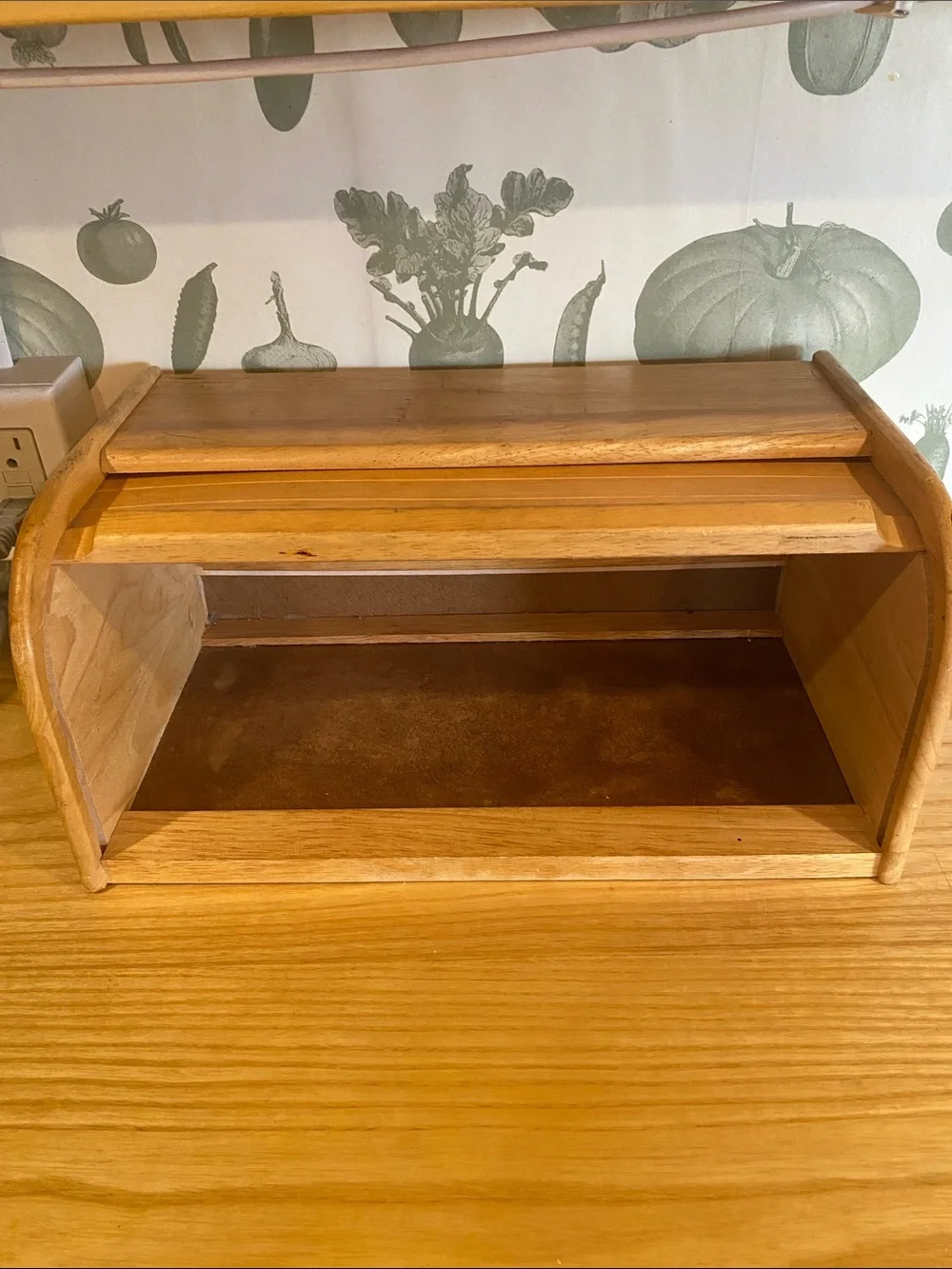 Kamenstein Vintage Bread Box